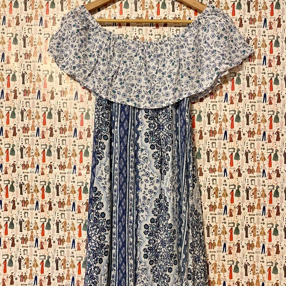 Wallflower dress 🖤 - Picture 2 of 5